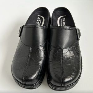 KLOGS- AUSTIN - BLACK FLOWER POWER TOOL, Size 6.5, NWOT